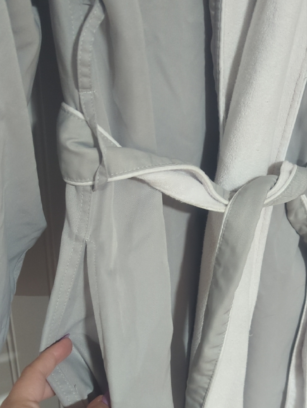 Kassatex Spa Light Gray Plush Robe - Picture 3 of 8